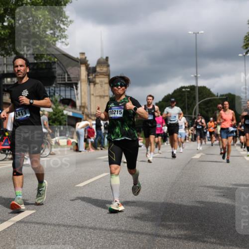 29.06.2025 - hella hamburg halbmarathon Yannick Fuchs http://msf.ph/oto/8211723 29.06.2025 10:45:19 20KM 1335, 1366, 2411, 2540, 2636, 2823, 2946, 4297, 4404, 4967, 5087, 5336, 5600, 5820, 7224, 7369, 7943, 8261, 8508, 8930, 8989, 9214, 9959, 10057, 10215, 10508, 10603, 10667, 10691, 11124, 11422, 11512, 11625, 11733, 12778, 13073, 13403, 13808, 14458, 15426, 15480, 15871, 15899, 16666, 16907, 17823, 18182, 18413, 18820, 19007, 19053 meine-sportfotos.de