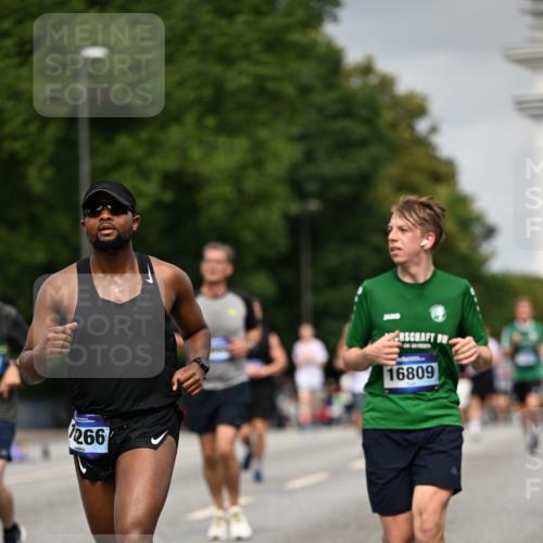 29.06.2025 - hella hamburg halbmarathon Dr. Thomas Lammeyer http://msf.ph/oto/8211752 29.06.2025 10:12:36 Kennedybrücke 1147, 1188, 1527, 2190, 2309, 2978, 4864, 5100, 5885, 6590, 6918, 7348, 7453, 9071, 9457, 9616, 9718, 9966 meine-sportfotos.de