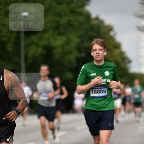 29.06.2025 - hella hamburg halbmarathon Dr. Thomas Lammeyer http://msf.ph/oto/8211811 29.06.2025 10:12:37 Kennedybrücke 1147, 1188, 1527, 2190, 2309, 2978, 5100, 5885, 6590, 6674, 6918, 7348, 7453, 9071, 9457, 9616, 9718, 9966, 10857 meine-sportfotos.de