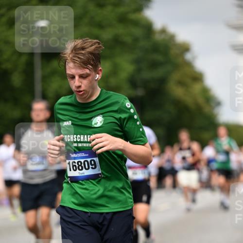 29.06.2025 - hella hamburg halbmarathon Dr. Thomas Lammeyer http://msf.ph/oto/8211929 29.06.2025 10:12:38 Kennedybrücke 1147, 1188, 1527, 2190, 2309, 2978, 5100, 5885, 6590, 6674, 6918, 7348, 7453, 9457, 9616, 9718, 9966, 10857 meine-sportfotos.de