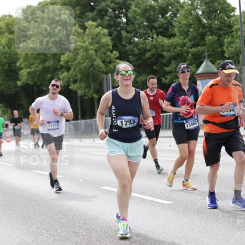 29.06.2025 - hella hamburg halbmarathon Jannik Wohlers http://msf.ph/oto/8211931 29.06.2025 10:26:36 Lombardsbrücke 1530, 1793, 1973, 2045, 2306, 4358, 5494, 5495, 5707, 6637, 7069, 7234, 7314, 8056, 8281, 9349, 10465, 11110, 12071, 13462, 14020, 14021, 15108, 16479, 17049, 17445, 18962, 18976, 18978 meine-sportfotos.de