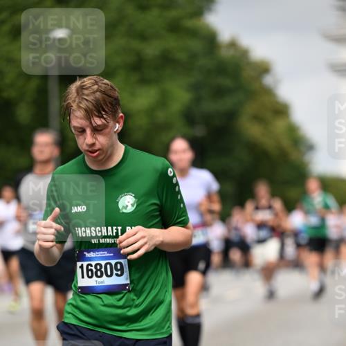 29.06.2025 - hella hamburg halbmarathon Dr. Thomas Lammeyer http://msf.ph/oto/8211945 29.06.2025 10:12:38 Kennedybrücke 1147, 1188, 1527, 2190, 2309, 2978, 5100, 5885, 6590, 6674, 6918, 7348, 7453, 9457, 9616, 9718, 9966, 10857 meine-sportfotos.de