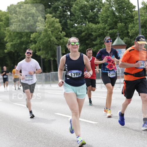 29.06.2025 - hella hamburg halbmarathon Jannik Wohlers http://msf.ph/oto/8211968 29.06.2025 10:26:36 Lombardsbrücke 1530, 1793, 1973, 2045, 2306, 4358, 5494, 5495, 5707, 6637, 7069, 7234, 7314, 8056, 8281, 9349, 10465, 11110, 12071, 13462, 14020, 14021, 15108, 16479, 17049, 17445, 18962, 18976, 18978 meine-sportfotos.de
