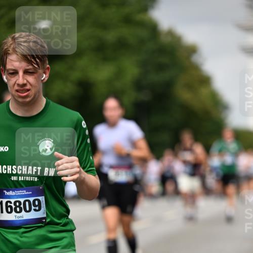 29.06.2025 - hella hamburg halbmarathon Dr. Thomas Lammeyer http://msf.ph/oto/8212021 29.06.2025 10:12:39 Kennedybrücke 1147, 1188, 1527, 2190, 2309, 2978, 5100, 5885, 6590, 6674, 6918, 7348, 7453, 9457, 9616, 9718, 9966, 10857 meine-sportfotos.de