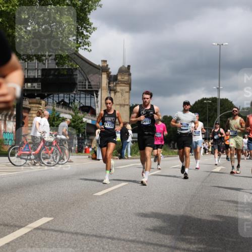 29.06.2025 - hella hamburg halbmarathon Yannick Fuchs http://msf.ph/oto/8212022 29.06.2025 10:45:21 20KM 1335, 1366, 2411, 2540, 2636, 2823, 2946, 4297, 4404, 4967, 5087, 5336, 5600, 5820, 7224, 7369, 7943, 8261, 8508, 8930, 8989, 9214, 9476, 9793, 9959, 10057, 10215, 10508, 10603, 10667, 10691, 10868, 11124, 11422, 11512, 11625, 11733, 12778, 13073, 13403, 13799, 14012, 14458, 15426, 15480, 15871, 15899, 16666, 16907, 17530, 17823, 18820, 19007, 19020, 19053 meine-sportfotos.de