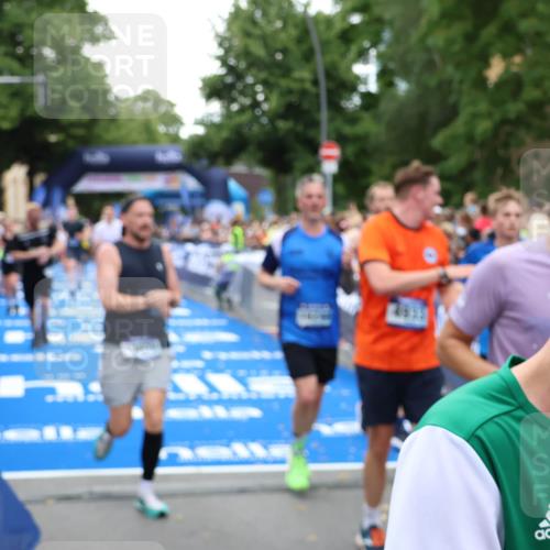 29.06.2025 - hella hamburg halbmarathon Zöllner http://msf.ph/oto/8212037 29.06.2025 10:50:26 Ziel 4247, 4933, 6795, 8899, 12035, 12624, 12949, 13609, 14034, 16000, 16242, 18394 meine-sportfotos.de