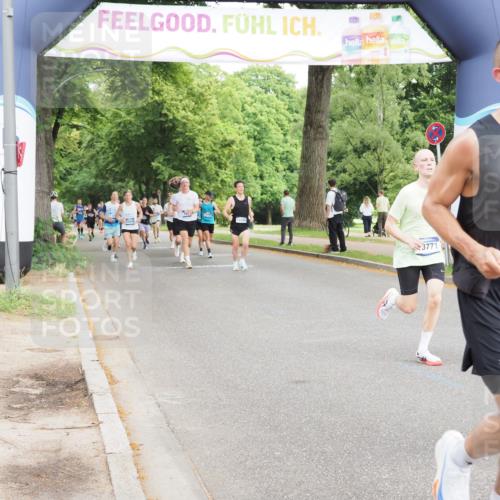 29.06.2025 - hella hamburg halbmarathon MichiJ http://msf.ph/oto/8212114 29.06.2025 10:23:14 Zwischen KM18-KM19 5550, 7901, 13771, 15268, 16243, 17751, 18837 meine-sportfotos.de
