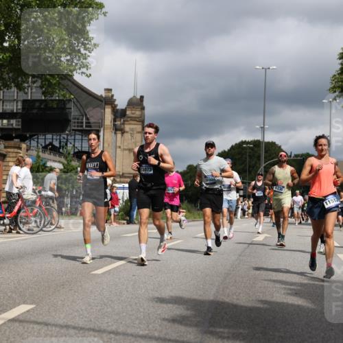 29.06.2025 - hella hamburg halbmarathon Yannick Fuchs http://msf.ph/oto/8212131 29.06.2025 10:45:21 20KM 1335, 1366, 2411, 2540, 2636, 2823, 2946, 4297, 4404, 4967, 5087, 5336, 5600, 5820, 7224, 7369, 7943, 8261, 8508, 8930, 8989, 9214, 9476, 9793, 9959, 10057, 10215, 10508, 10603, 10667, 10691, 10868, 11124, 11422, 11512, 11625, 11733, 12778, 13073, 13403, 13799, 14012, 14458, 15426, 15480, 15871, 15899, 16666, 16907, 17530, 17823, 18820, 19007, 19020, 19053 meine-sportfotos.de