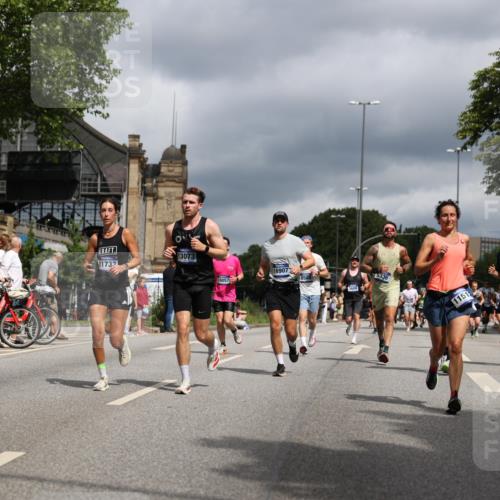 29.06.2025 - hella hamburg halbmarathon Yannick Fuchs http://msf.ph/oto/8212135 29.06.2025 10:45:21 20KM 1335, 1366, 2411, 2540, 2636, 2823, 2946, 4297, 4404, 4967, 5087, 5336, 5600, 5820, 7224, 7369, 7943, 8261, 8508, 8930, 8989, 9214, 9476, 9793, 9959, 10057, 10215, 10508, 10603, 10667, 10691, 10868, 11124, 11422, 11512, 11625, 11733, 12778, 13073, 13403, 13799, 14012, 14458, 15426, 15480, 15871, 15899, 16666, 16907, 17530, 17823, 18820, 19007, 19020, 19053 meine-sportfotos.de