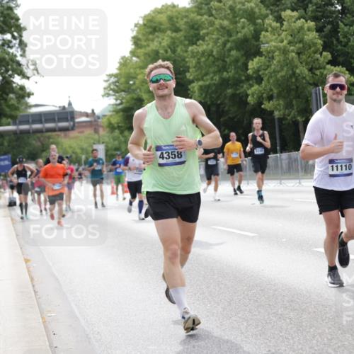 29.06.2025 - hella hamburg halbmarathon Jannik Wohlers http://msf.ph/oto/8212148 29.06.2025 10:26:37 Lombardsbrücke 1530, 1793, 1973, 2045, 2306, 4358, 5494, 5495, 5707, 6637, 7069, 7234, 7314, 8056, 8281, 9349, 10465, 11110, 13462, 14020, 14021, 15108, 16479, 17049, 17445, 18962, 18976, 18978 meine-sportfotos.de