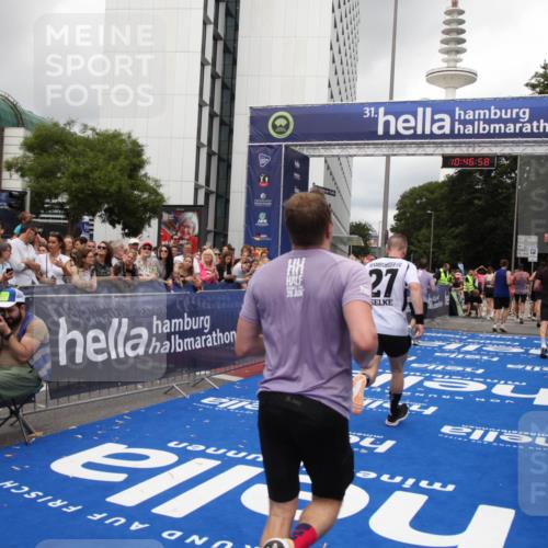 29.06.2025 - hella hamburg halbmarathon Michael Strokosch http://msf.ph/oto/8212152 29.06.2025 10:46:57 Ziel 1139, 4091, 13940, 14385, 17172, 17492, 17669, 17892, 19105 meine-sportfotos.de