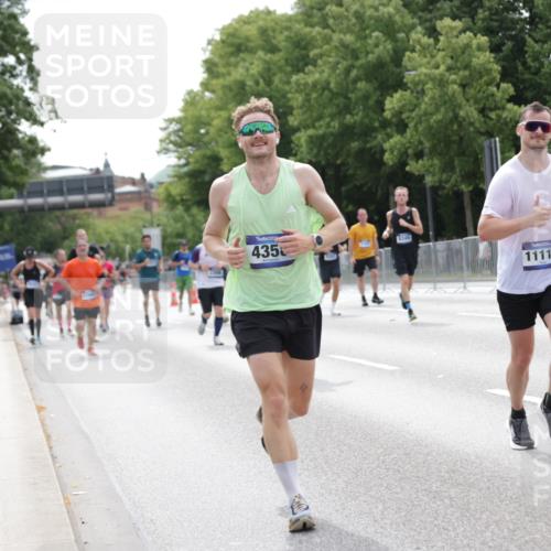 29.06.2025 - hella hamburg halbmarathon Jannik Wohlers http://msf.ph/oto/8212158 29.06.2025 10:26:37 Lombardsbrücke 1530, 1793, 1973, 2045, 2306, 4358, 5494, 5495, 5707, 6637, 7069, 7234, 7314, 8056, 8281, 9349, 10465, 11110, 13462, 14020, 14021, 15108, 16479, 17049, 17445, 18962, 18976, 18978 meine-sportfotos.de