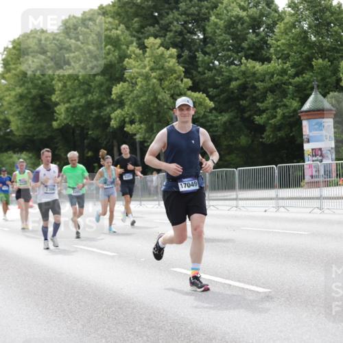 29.06.2025 - hella hamburg halbmarathon Jannik Wohlers http://msf.ph/oto/8212229 29.06.2025 10:26:39 Lombardsbrücke 1530, 1793, 1973, 2045, 2306, 4358, 5494, 5495, 5707, 6637, 7234, 7314, 8056, 8281, 9349, 10077, 10465, 11110, 13462, 14020, 14021, 15108, 16479, 17049, 17445, 18962, 18976, 18978 meine-sportfotos.de