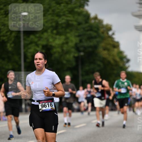 29.06.2025 - hella hamburg halbmarathon Dr. Thomas Lammeyer http://msf.ph/oto/8212269 29.06.2025 10:12:40 Kennedybrücke 1147, 1188, 1527, 2190, 2309, 2978, 5100, 5885, 6590, 6674, 6918, 7348, 7453, 9457, 9616, 9718, 9823, 9966, 10857 meine-sportfotos.de