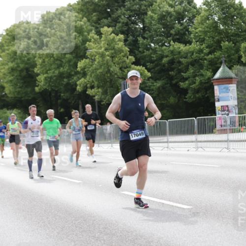 29.06.2025 - hella hamburg halbmarathon Jannik Wohlers http://msf.ph/oto/8212270 29.06.2025 10:26:39 Lombardsbrücke 1530, 1793, 1973, 2045, 2306, 4358, 5494, 5495, 5707, 6637, 7234, 7314, 8056, 8281, 9349, 10077, 10465, 11110, 13462, 14020, 14021, 15108, 16479, 17049, 17445, 18962, 18976, 18978 meine-sportfotos.de