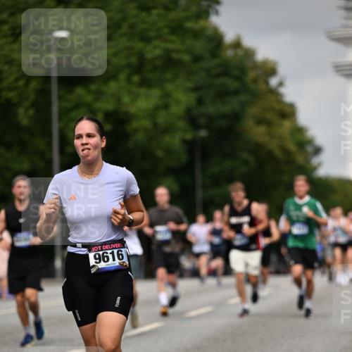 29.06.2025 - hella hamburg halbmarathon Dr. Thomas Lammeyer http://msf.ph/oto/8212286 29.06.2025 10:12:40 Kennedybrücke 1147, 1188, 1527, 2190, 2309, 2978, 5100, 5885, 6590, 6674, 6918, 7348, 7453, 9457, 9616, 9718, 9823, 9966, 10857 meine-sportfotos.de