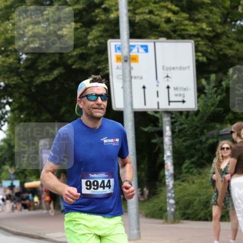 29.06.2025 - hella hamburg halbmarathon Yannick Fuchs http://msf.ph/oto/8212329 29.06.2025 10:32:30 20KM 1505, 2404, 3480, 3790, 5791, 7152, 7154, 7743, 8571, 9017, 9171, 9643, 9944, 10793, 10922, 11106, 11423, 11952, 13148, 13595, 13900, 14274, 15303, 15382, 15888, 16698, 17726, 18103, 18193, 18276, 18277, 18723 meine-sportfotos.de