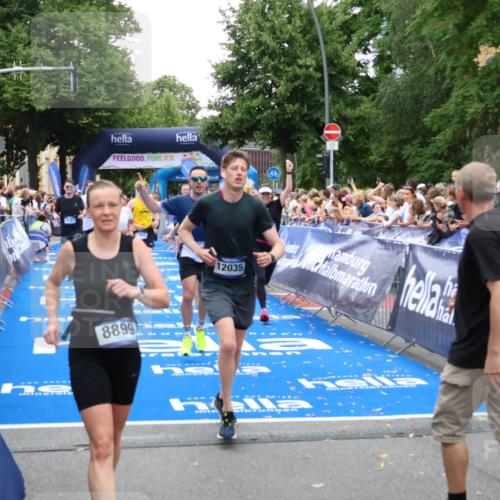 29.06.2025 - hella hamburg halbmarathon Zöllner http://msf.ph/oto/8212358 29.06.2025 10:50:32 Ziel 3414, 4127, 5447, 6282, 6795, 7397, 8153, 11455, 12035, 12624, 13812, 14626, 16806, 17247, 17319, 18394 meine-sportfotos.de