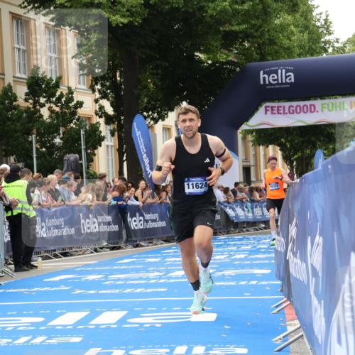 29.06.2025 - hella hamburg halbmarathon Strokosch-Dieckow http://msf.ph/oto/8212404 29.06.2025 10:22:57 Ziel 4128, 7862, 11624, 16548, 18328 meine-sportfotos.de