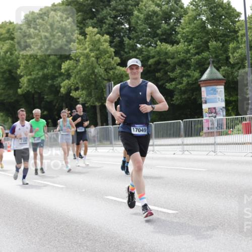 29.06.2025 - hella hamburg halbmarathon Jannik Wohlers http://msf.ph/oto/8212441 29.06.2025 10:26:39 Lombardsbrücke 1530, 1793, 1973, 2045, 2306, 4358, 5494, 5495, 5707, 6637, 7234, 7314, 8056, 8281, 9349, 10077, 10465, 11110, 13462, 14020, 14021, 15108, 16479, 17049, 17445, 18962, 18976, 18978 meine-sportfotos.de