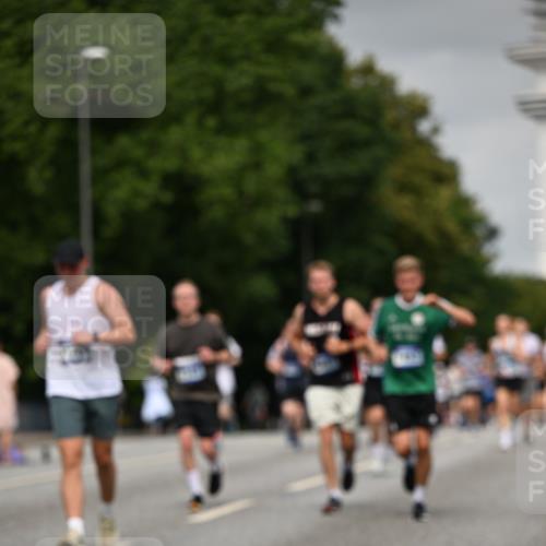 29.06.2025 - hella hamburg halbmarathon Dr. Thomas Lammeyer http://msf.ph/oto/8212557 29.06.2025 10:12:41 Kennedybrücke 1147, 1188, 1527, 2190, 2309, 2978, 5100, 5885, 6590, 6674, 6918, 7198, 7348, 7453, 9457, 9616, 9718, 9823, 9966, 10857 meine-sportfotos.de