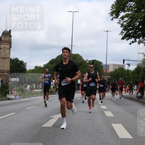 29.06.2025 - hella hamburg halbmarathon Yannick Fuchs http://msf.ph/oto/8212568 29.06.2025 10:32:30 20KM 1505, 2404, 3480, 3790, 5791, 7152, 7154, 7743, 8571, 9017, 9171, 9643, 9944, 10793, 10922, 11106, 11423, 11952, 13148, 13595, 13900, 14274, 15303, 15382, 15888, 16698, 17726, 18103, 18193, 18276, 18277, 18723 meine-sportfotos.de