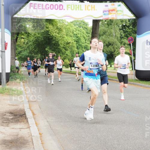 29.06.2025 - hella hamburg halbmarathon MichiJ http://msf.ph/oto/8212629 29.06.2025 10:23:20 Zwischen KM18-KM19 1743, 5550, 7628, 13167, 13493, 13494, 13771, 14448, 15268, 15500, 18026, 19022 meine-sportfotos.de