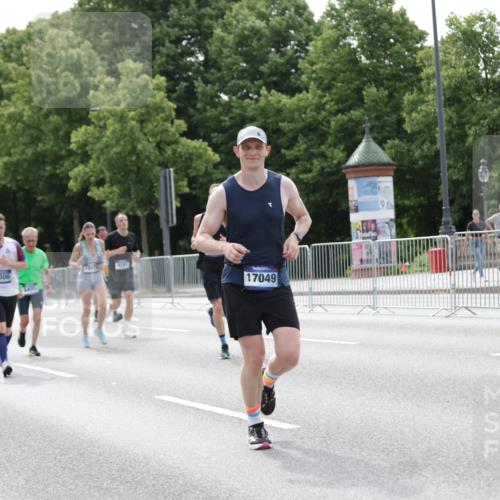 29.06.2025 - hella hamburg halbmarathon Jannik Wohlers http://msf.ph/oto/8212657 29.06.2025 10:26:39 Lombardsbrücke 1530, 1793, 1973, 2045, 2306, 4358, 5494, 5495, 5707, 6637, 7234, 7314, 8056, 8281, 9349, 10077, 10465, 11110, 13462, 14020, 14021, 15108, 16479, 17049, 17445, 18962, 18976, 18978 meine-sportfotos.de