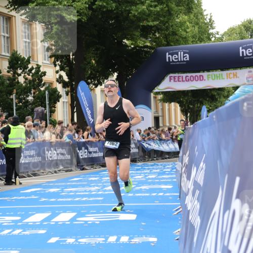 29.06.2025 - hella hamburg halbmarathon Strokosch-Dieckow http://msf.ph/oto/8212681 29.06.2025 10:23:06 Ziel 4128, 7862, 18930 meine-sportfotos.de