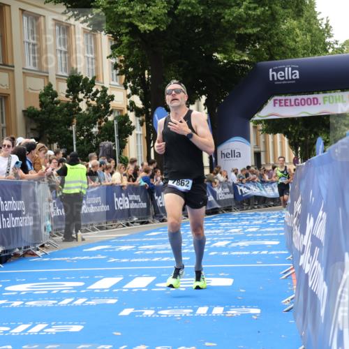 29.06.2025 - hella hamburg halbmarathon Strokosch-Dieckow http://msf.ph/oto/8212691 29.06.2025 10:23:06 Ziel 4128, 7862, 18930 meine-sportfotos.de