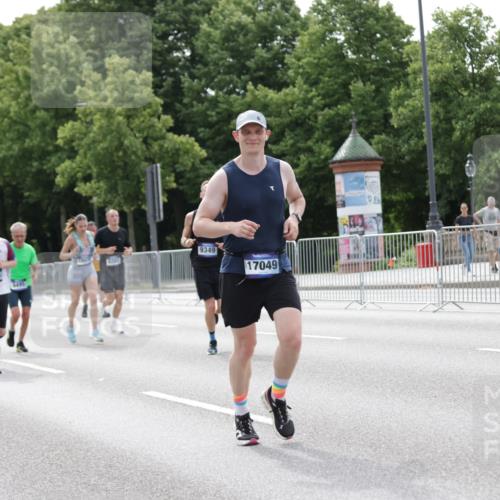 29.06.2025 - hella hamburg halbmarathon Jannik Wohlers http://msf.ph/oto/8212712 29.06.2025 10:26:39 Lombardsbrücke 1530, 1793, 1973, 2045, 2306, 4358, 5494, 5495, 5707, 6637, 7234, 7314, 8056, 8281, 9349, 10077, 10465, 11110, 13462, 14020, 14021, 15108, 16479, 17049, 17445, 18962, 18976, 18978 meine-sportfotos.de