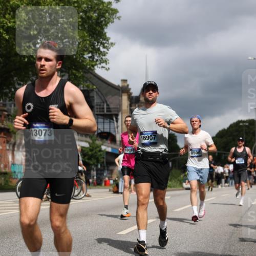 29.06.2025 - hella hamburg halbmarathon Yannick Fuchs http://msf.ph/oto/8212735 29.06.2025 10:45:23 20KM 1335, 1366, 2411, 2540, 2636, 2823, 2946, 4297, 4404, 4839, 4967, 5087, 5336, 5600, 5820, 7224, 7369, 7943, 8261, 8508, 8930, 8989, 9214, 9476, 9739, 9793, 9959, 10057, 10215, 10508, 10603, 10667, 10691, 10868, 11124, 11512, 11625, 11733, 12450, 12778, 13073, 13403, 13707, 13799, 14012, 14248, 14458, 15426, 15480, 15496, 15871, 15899, 16666, 16907, 17530, 17823, 18820, 19007, 19020, 19053 meine-sportfotos.de