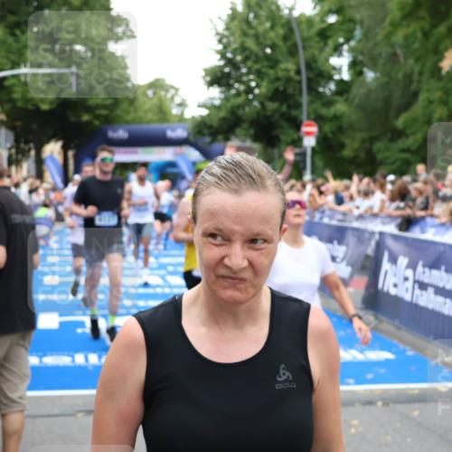 29.06.2025 - hella hamburg halbmarathon Zöllner http://msf.ph/oto/8212809 29.06.2025 10:50:35 Ziel 1750, 3414, 4127, 5447, 6282, 7397, 8153, 8576, 11214, 11455, 12624, 13812, 14626, 15803, 16806, 17179, 17247, 17319, 18006 meine-sportfotos.de