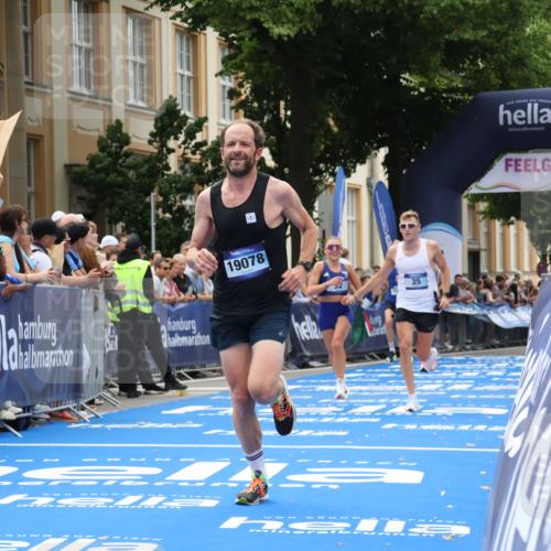 29.06.2025 - hella hamburg halbmarathon Strokosch-Dieckow http://msf.ph/oto/8212916 29.06.2025 10:23:25 Ziel 35, 52, 9385, 16169, 17771, 19078 meine-sportfotos.de