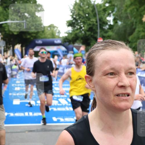 29.06.2025 - hella hamburg halbmarathon Zöllner http://msf.ph/oto/8212920 29.06.2025 10:50:35 Ziel 1750, 3414, 4127, 5447, 6282, 7397, 8153, 8576, 11214, 11455, 12624, 13812, 14626, 15803, 16806, 17179, 17247, 17319, 18006 meine-sportfotos.de