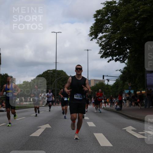 29.06.2025 - hella hamburg halbmarathon Yannick Fuchs http://msf.ph/oto/8212965 29.06.2025 10:32:32 20KM 1505, 2404, 3480, 3790, 5791, 7152, 7154, 7743, 8002, 8571, 9017, 9171, 9643, 9944, 10793, 10922, 11106, 11952, 13148, 13595, 13900, 14274, 15303, 15382, 15888, 16698, 17726, 18103, 18193, 18276, 18277, 18723 meine-sportfotos.de
