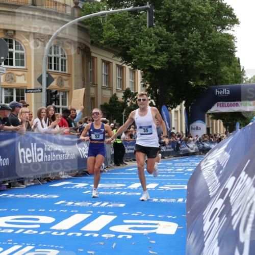 29.06.2025 - hella hamburg halbmarathon Strokosch-Dieckow http://msf.ph/oto/8212994 29.06.2025 10:23:28 Ziel 35, 52, 9385, 16169, 17771, 19078 meine-sportfotos.de