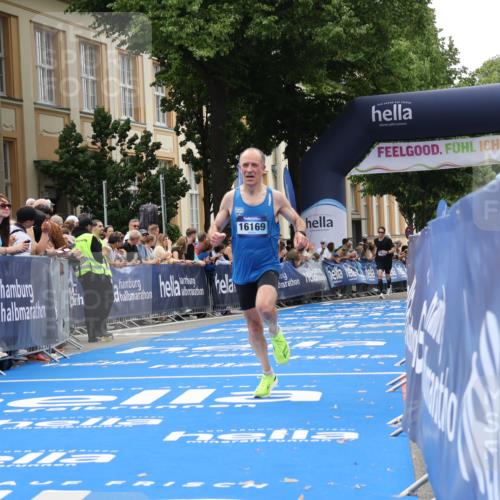 29.06.2025 - hella hamburg halbmarathon Strokosch-Dieckow http://msf.ph/oto/8213108 29.06.2025 10:23:34 Ziel 5301, 7834, 16169 meine-sportfotos.de