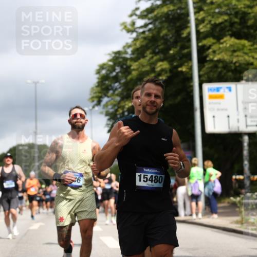 29.06.2025 - hella hamburg halbmarathon Yannick Fuchs http://msf.ph/oto/8213109 29.06.2025 10:45:24 20KM 1335, 1366, 2411, 2636, 2718, 2823, 2946, 4033, 4297, 4404, 4839, 4967, 5087, 5336, 5600, 5820, 7224, 7943, 8261, 8508, 8930, 8989, 9214, 9476, 9739, 9793, 9959, 10057, 10215, 10508, 10603, 10667, 10691, 10868, 11124, 11512, 11625, 11733, 12450, 12778, 13073, 13403, 13707, 13799, 14012, 14248, 14458, 15426, 15480, 15496, 15871, 15899, 16666, 16907, 17131, 17530, 17823, 18820, 19007, 19020, 19053 meine-sportfotos.de