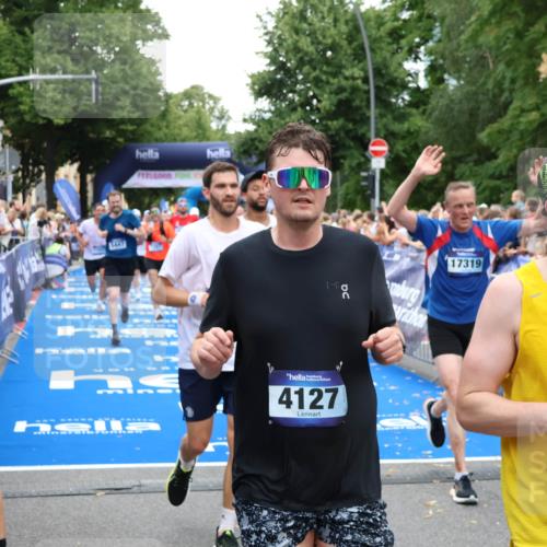 29.06.2025 - hella hamburg halbmarathon Zöllner http://msf.ph/oto/8213112 29.06.2025 10:50:37 Ziel 1399, 1750, 3414, 4346, 5447, 6282, 6662, 7397, 7786, 8153, 8576, 9057, 11214, 13808, 13812, 13875, 14626, 15519, 15803, 16806, 17179, 17247, 17319, 18006 meine-sportfotos.de