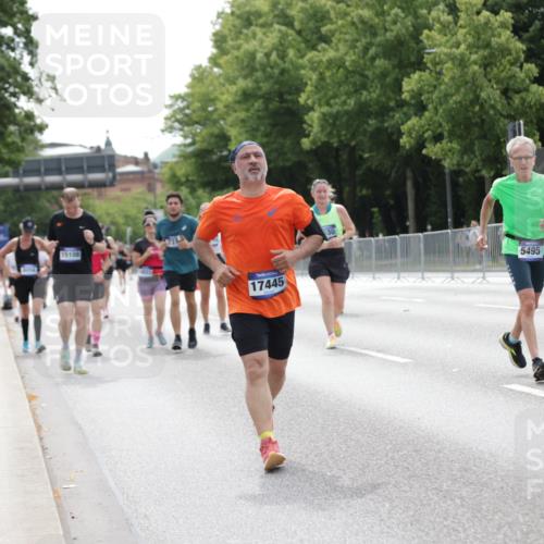 29.06.2025 - hella hamburg halbmarathon Jannik Wohlers http://msf.ph/oto/8213116 29.06.2025 10:26:42 Lombardsbrücke 1530, 1793, 2045, 2306, 2775, 4358, 5494, 5495, 5707, 6259, 6637, 7234, 7314, 8056, 8281, 9349, 10077, 10465, 11110, 13462, 14020, 14021, 15108, 15641, 16479, 17049, 17445, 18976, 18978 meine-sportfotos.de