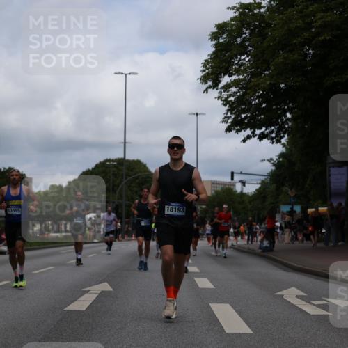 29.06.2025 - hella hamburg halbmarathon Yannick Fuchs http://msf.ph/oto/8213119 29.06.2025 10:32:32 20KM 1505, 2404, 3480, 3790, 5791, 7152, 7154, 7743, 8002, 8571, 9017, 9171, 9643, 9944, 10793, 10922, 11106, 11952, 13148, 13595, 13900, 14274, 15303, 15382, 15888, 16698, 17726, 18103, 18193, 18276, 18277, 18723 meine-sportfotos.de