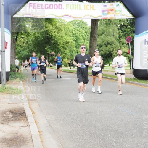 29.06.2025 - hella hamburg halbmarathon MichiJ http://msf.ph/oto/8213123 29.06.2025 10:23:22 Zwischen KM18-KM19 1743, 7628, 11019, 13167, 13493, 13494, 14448, 15500, 18026, 19022 meine-sportfotos.de