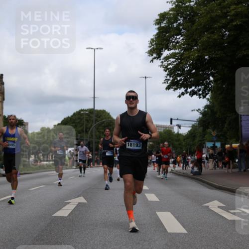 29.06.2025 - hella hamburg halbmarathon Yannick Fuchs http://msf.ph/oto/8213133 29.06.2025 10:32:32 20KM 1505, 2404, 3480, 3790, 5791, 7152, 7154, 7743, 8002, 8571, 9017, 9171, 9643, 9944, 10793, 10922, 11106, 11952, 13148, 13595, 13900, 14274, 15303, 15382, 15888, 16698, 17726, 18103, 18193, 18276, 18277, 18723 meine-sportfotos.de