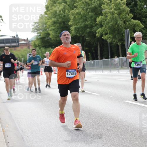 29.06.2025 - hella hamburg halbmarathon Jannik Wohlers http://msf.ph/oto/8213351 29.06.2025 10:26:42 Lombardsbrücke 1530, 1793, 2045, 2306, 2775, 4358, 5494, 5495, 5707, 6259, 6637, 7234, 7314, 8056, 8281, 9349, 10077, 10465, 11110, 13462, 14020, 14021, 15108, 15641, 16479, 17049, 17445, 18976, 18978 meine-sportfotos.de