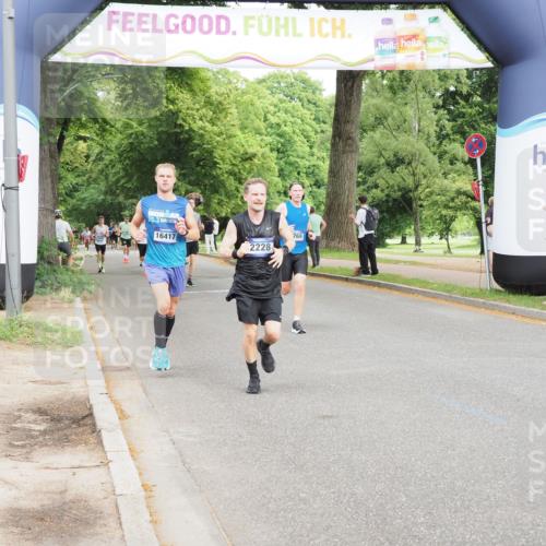 29.06.2025 - hella hamburg halbmarathon MichiJ http://msf.ph/oto/8213470 29.06.2025 10:23:24 Zwischen KM18-KM19 1743, 5269, 7628, 11019, 13167, 13493, 13494, 15500, 17877, 18026, 19022 meine-sportfotos.de