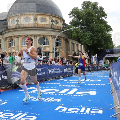 29.06.2025 - hella hamburg halbmarathon Strokosch-Dieckow http://msf.ph/oto/8213475 29.06.2025 10:23:45 Ziel 5301, 6699, 7963, 9151, 9447, 10780, 12360 meine-sportfotos.de