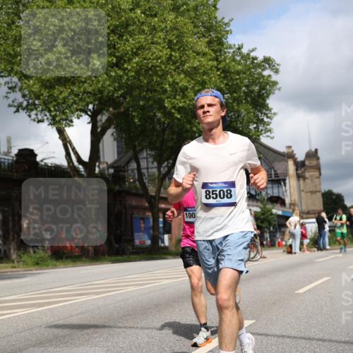 29.06.2025 - hella hamburg halbmarathon Yannick Fuchs http://msf.ph/oto/8213478 29.06.2025 10:45:26 20KM 1335, 1366, 2411, 2636, 2718, 2823, 2946, 4033, 4297, 4404, 4839, 4967, 5087, 5336, 5600, 5820, 7224, 7943, 8508, 8930, 8989, 9214, 9476, 9739, 9793, 9959, 10057, 10215, 10508, 10603, 10667, 10691, 10868, 11124, 11512, 11625, 11733, 12450, 13073, 13403, 13707, 13799, 14012, 14248, 14458, 14994, 15426, 15480, 15496, 15871, 15899, 16666, 16907, 17131, 17530, 17823, 18820, 19007, 19020, 19053 meine-sportfotos.de