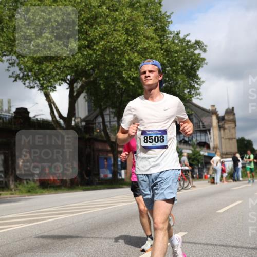 29.06.2025 - hella hamburg halbmarathon Yannick Fuchs http://msf.ph/oto/8213516 29.06.2025 10:45:26 20KM 1335, 1366, 2411, 2636, 2718, 2823, 2946, 4033, 4297, 4404, 4839, 4967, 5087, 5336, 5600, 5820, 7224, 7943, 8508, 8930, 8989, 9214, 9476, 9739, 9793, 9959, 10057, 10215, 10508, 10603, 10667, 10691, 10868, 11124, 11512, 11625, 11733, 12450, 13073, 13403, 13707, 13799, 14012, 14248, 14458, 14994, 15426, 15480, 15496, 15871, 15899, 16666, 16907, 17131, 17530, 17823, 18820, 19007, 19020, 19053 meine-sportfotos.de