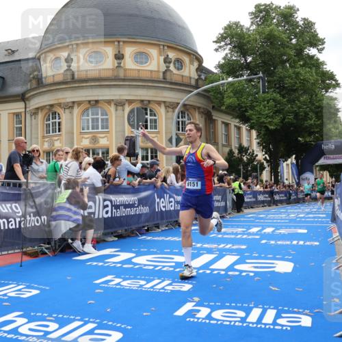 29.06.2025 - hella hamburg halbmarathon Strokosch-Dieckow http://msf.ph/oto/8213527 29.06.2025 10:23:46 Ziel 5301, 6699, 7963, 9151, 9447, 10780, 12360 meine-sportfotos.de